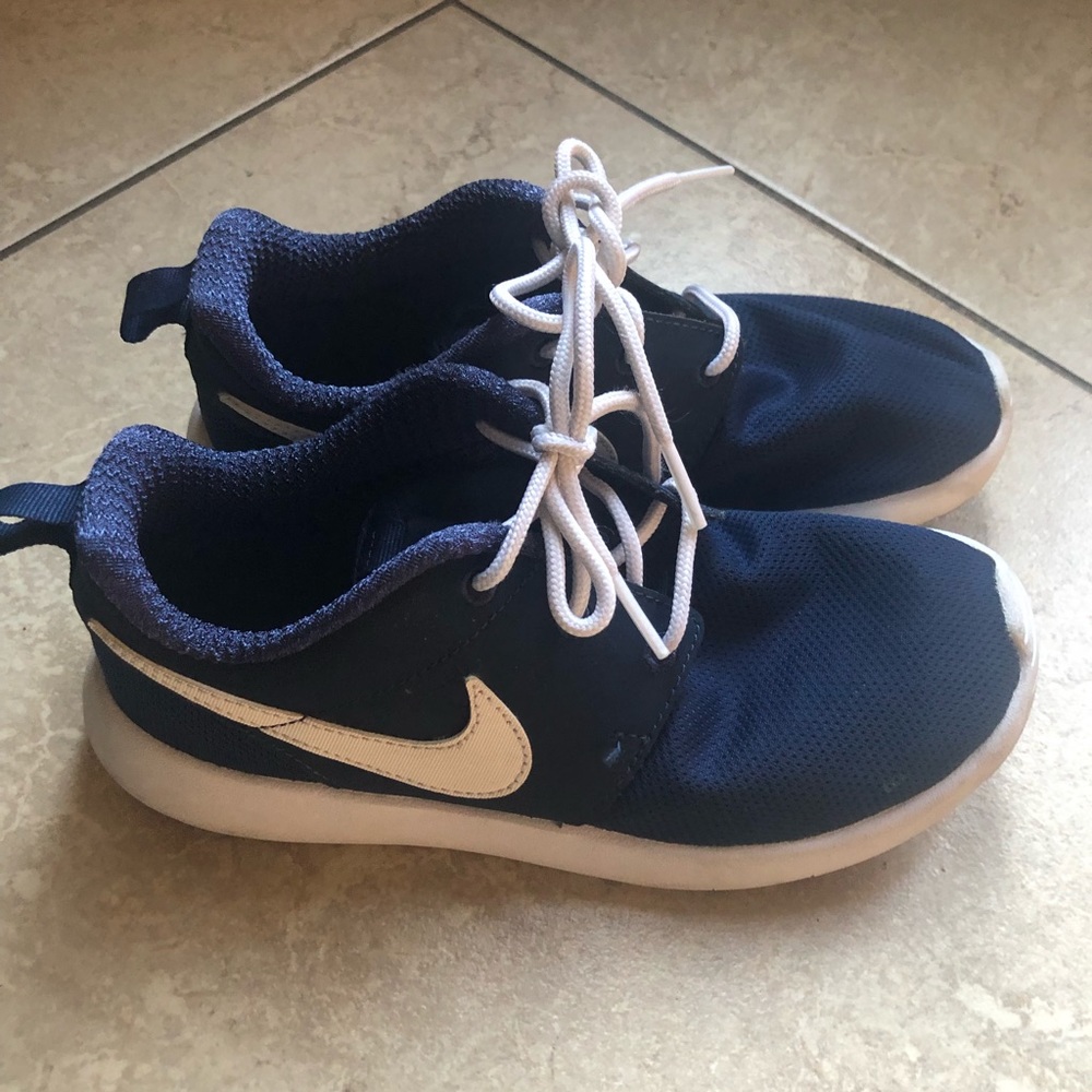 Nike Roshe One Kids Sneaker